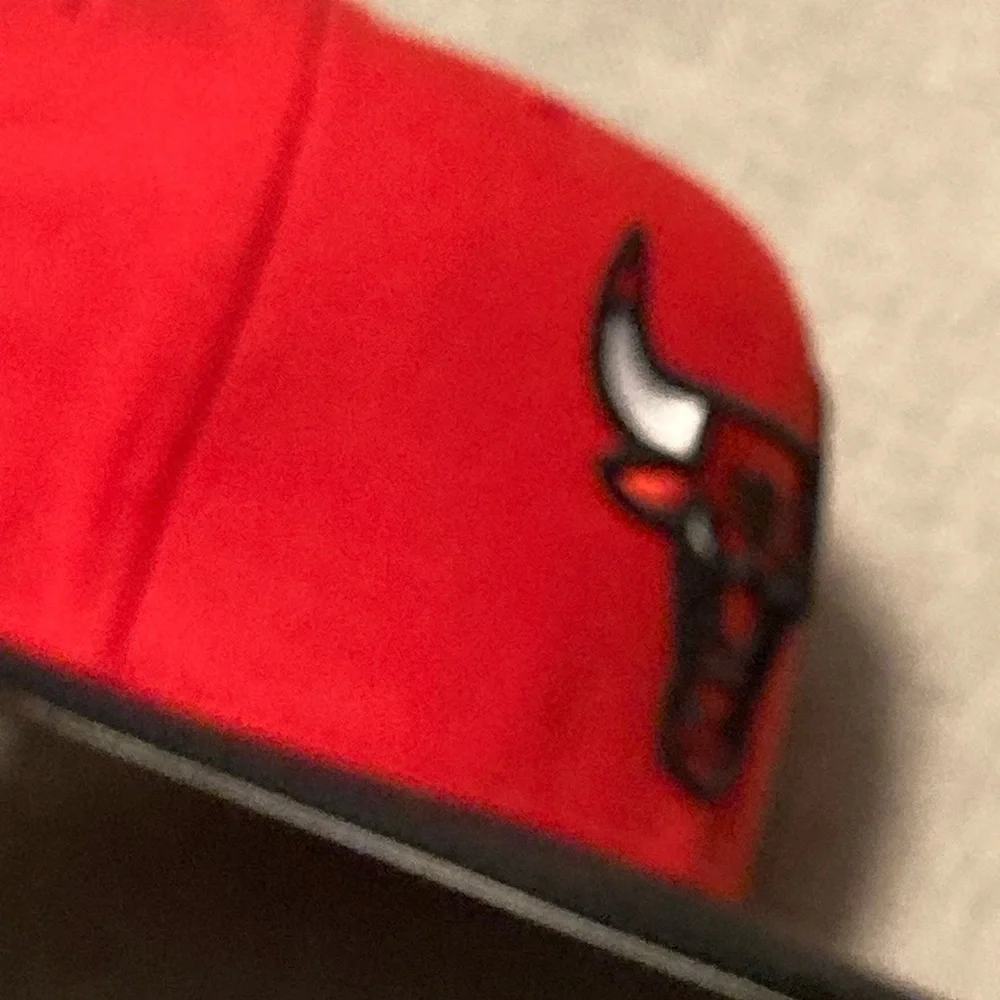 Bulls M&N SnapBack - Picture 3 of 7